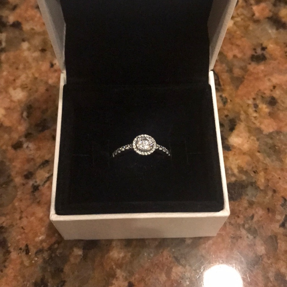 Diamond pandora ring